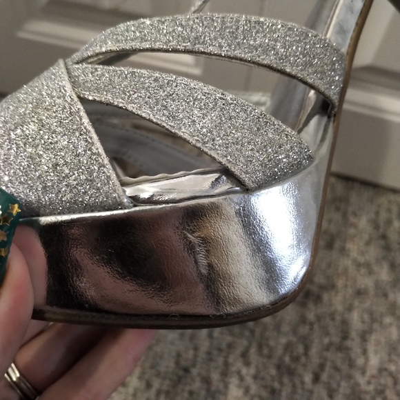 9 NWT Diva Lounge Lorane silver glitter strappy stiletto heels cut out zipper - Picture 8 of 10